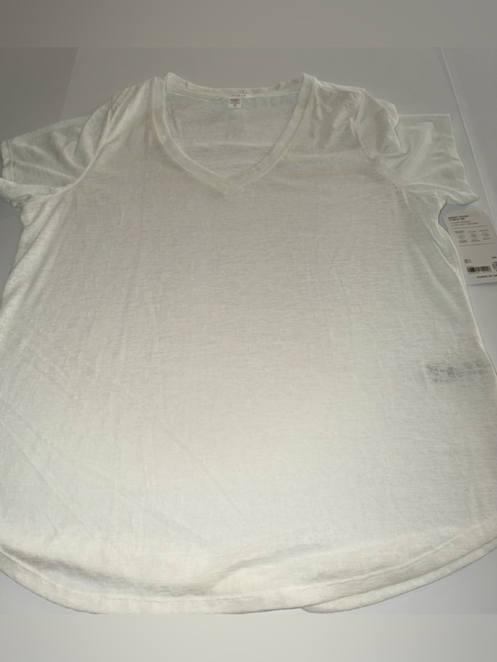 NWT Athleta breezy scoop v-neck tee